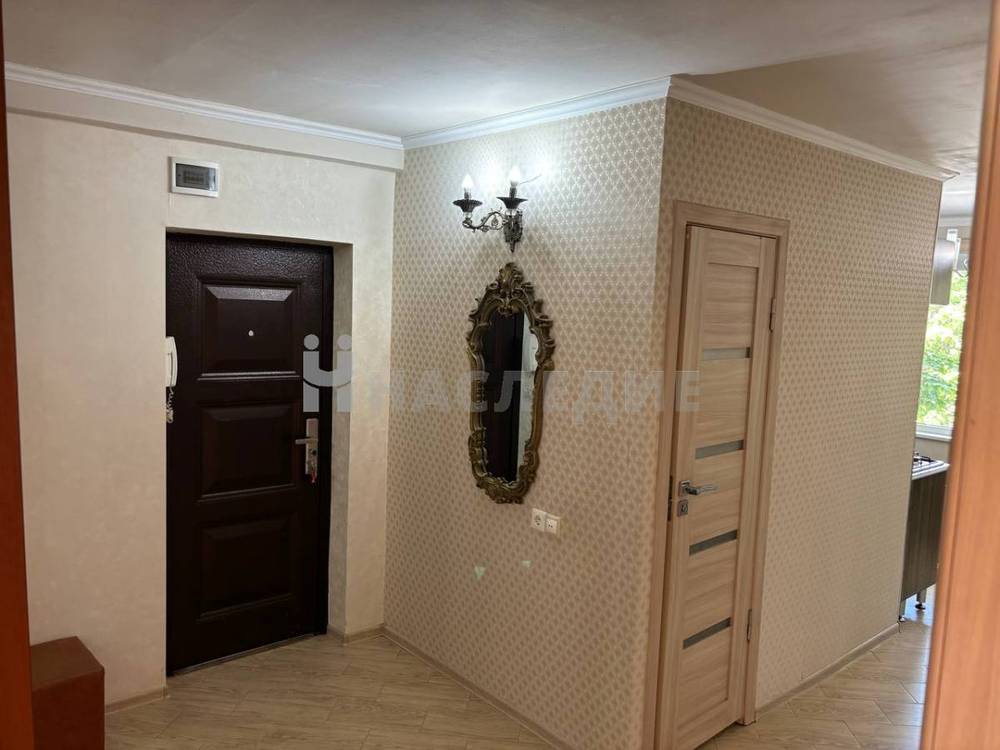 3-комнатная квартира, 70 м2 3/5 этаж, Район Бар, ул. Тимирязева - фото 1